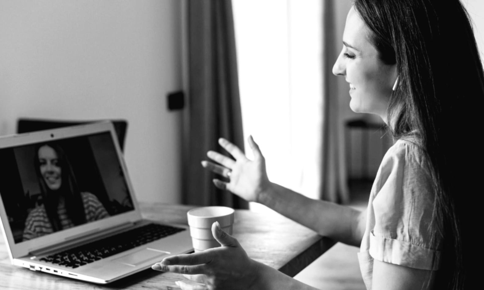 Pratica meditativa yogica in ambiente naturale